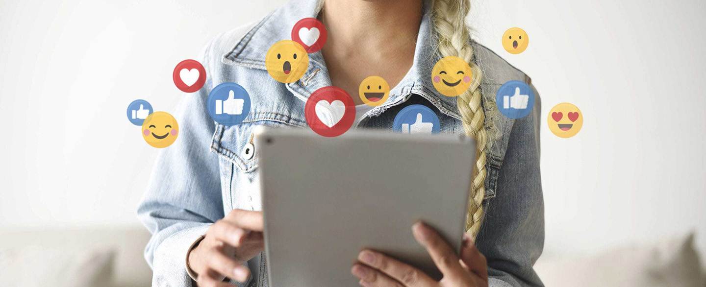Люди больше взаимодействуют с добродетельным контентом утром и порочным контентом вечером